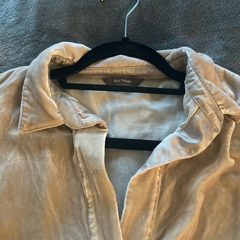 Blue Tassel beige velvet top
